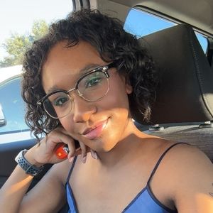 Meet your Posher, Nadia